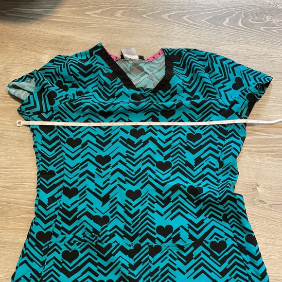 Heart soul scrub top XS - Picture 5 of 6